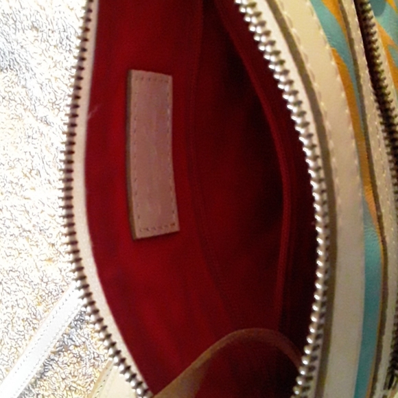 Dooney & Bourke cross body purse - Picture 5 of 5